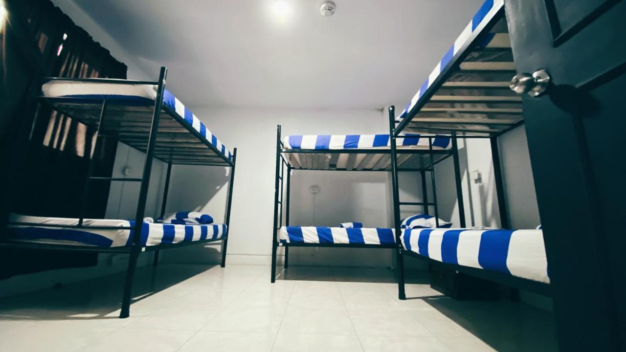 Tiger Hostel Medellin Exterior photo