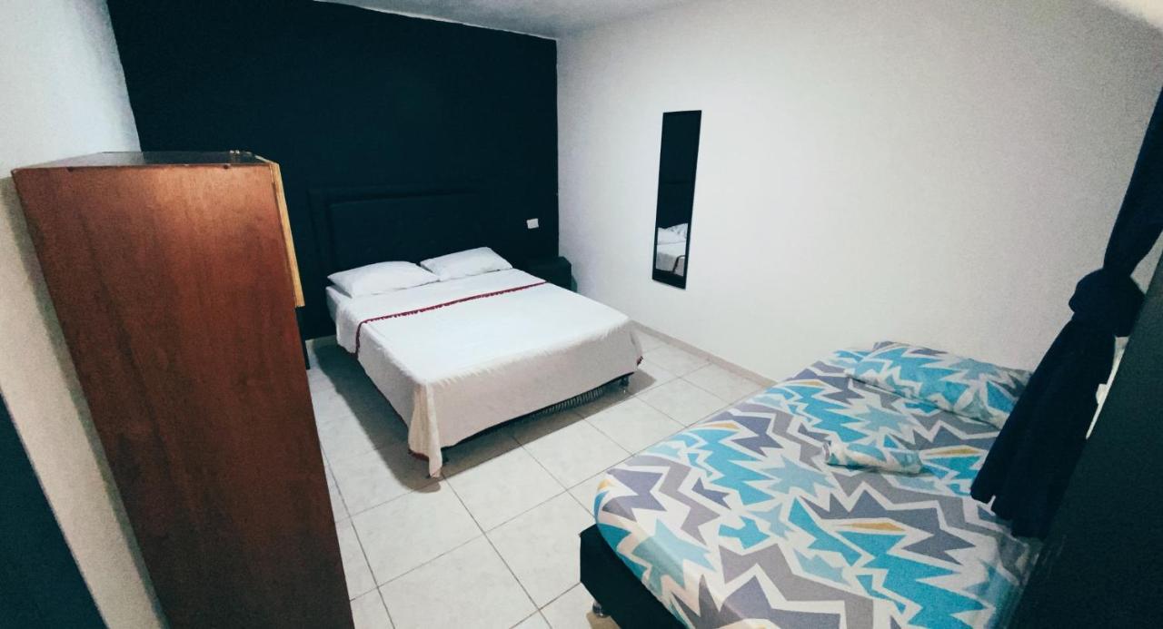 Tiger Hostel Medellin Exterior photo